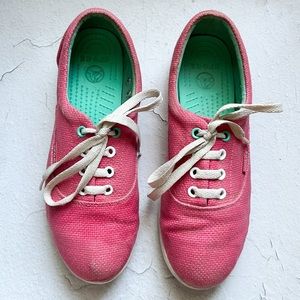 Crocs Canvas Tennis Shoes 8